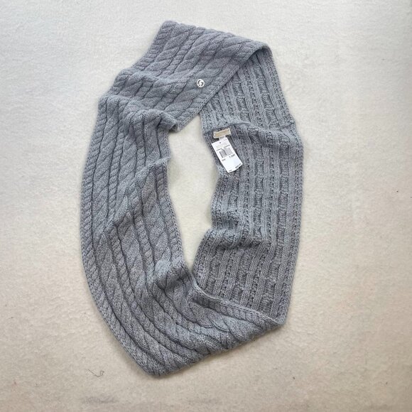 NWT MICHAEL KORS Infinity Cable Knit Muffler Scarf Pearl Heather Gray - Picture 2 of 4